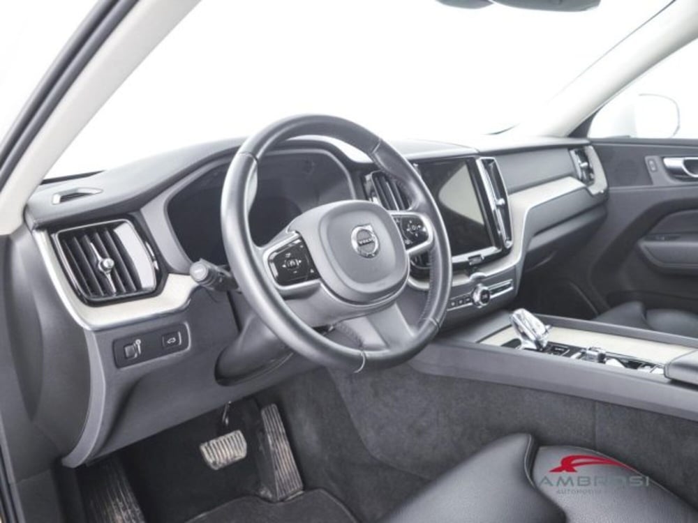 Volvo XC60 usata a Perugia (8)