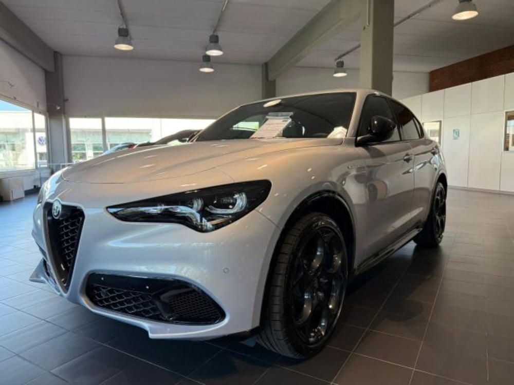 Alfa Romeo Stelvio nuova a Bologna (2)