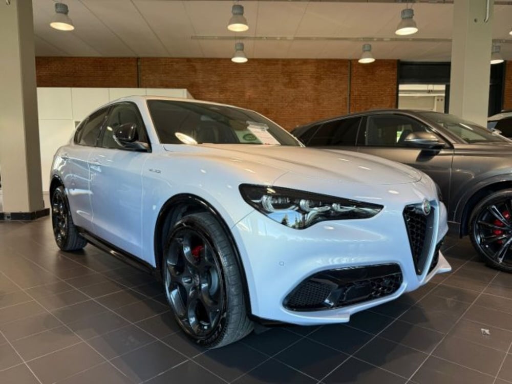 Alfa Romeo Stelvio nuova a Bologna (4)