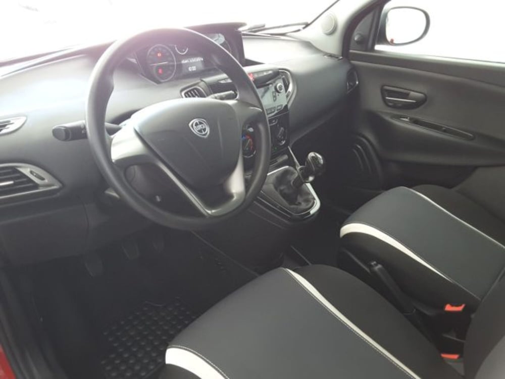 Lancia Ypsilon usata a Firenze (6)
