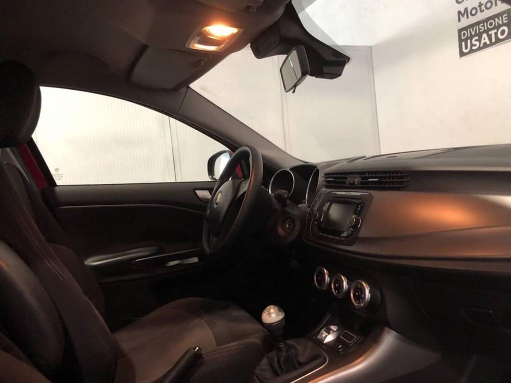 Alfa Romeo Giulietta usata a Torino (8)