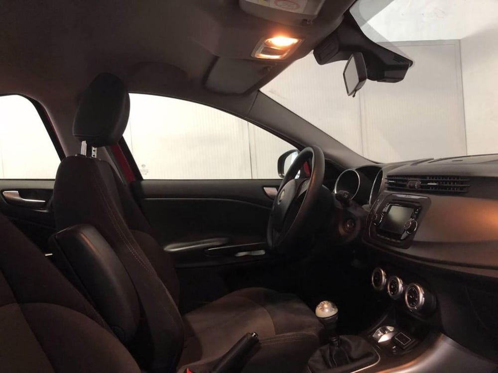 Alfa Romeo Giulietta usata a Torino (7)