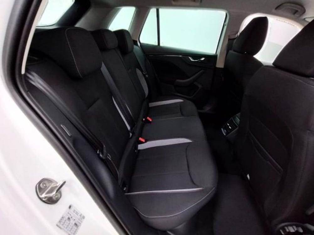 Skoda Kamiq nuova a Como (5)