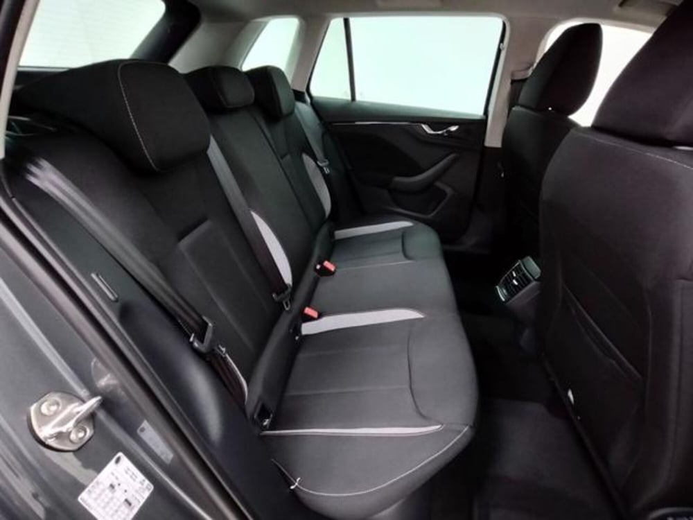 Skoda Kamiq nuova a Como (5)