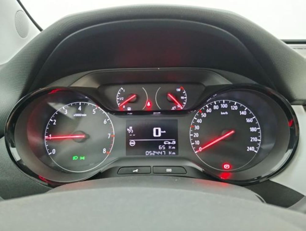 Opel Crossland X usata a Como (11)