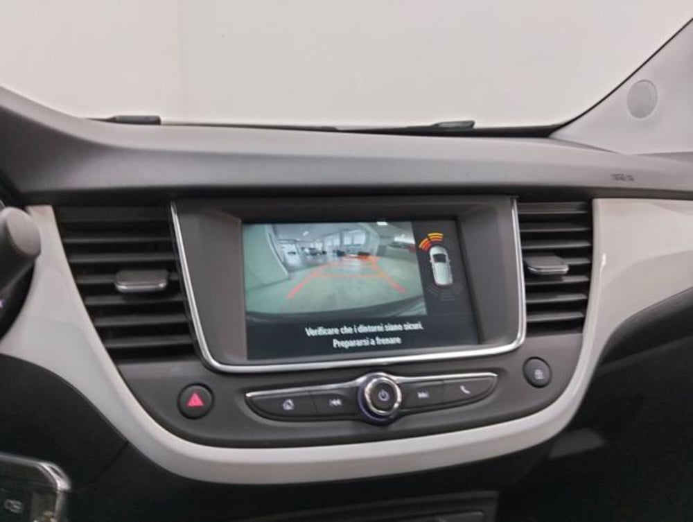 Opel Crossland X usata a Como (14)