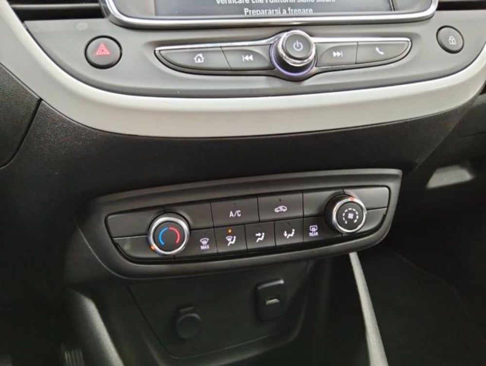 Opel Crossland X usata a Como (16)