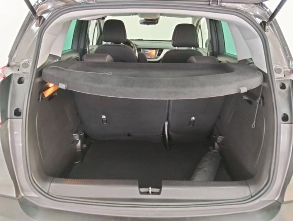 Opel Crossland X usata a Como (17)