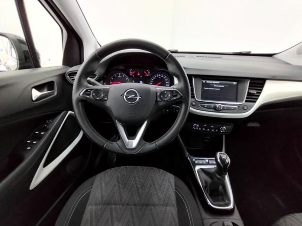 Opel Crossland X usata a Como (9)