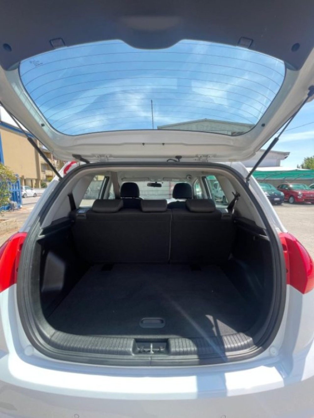 Kia Venga usata a Novara (14)