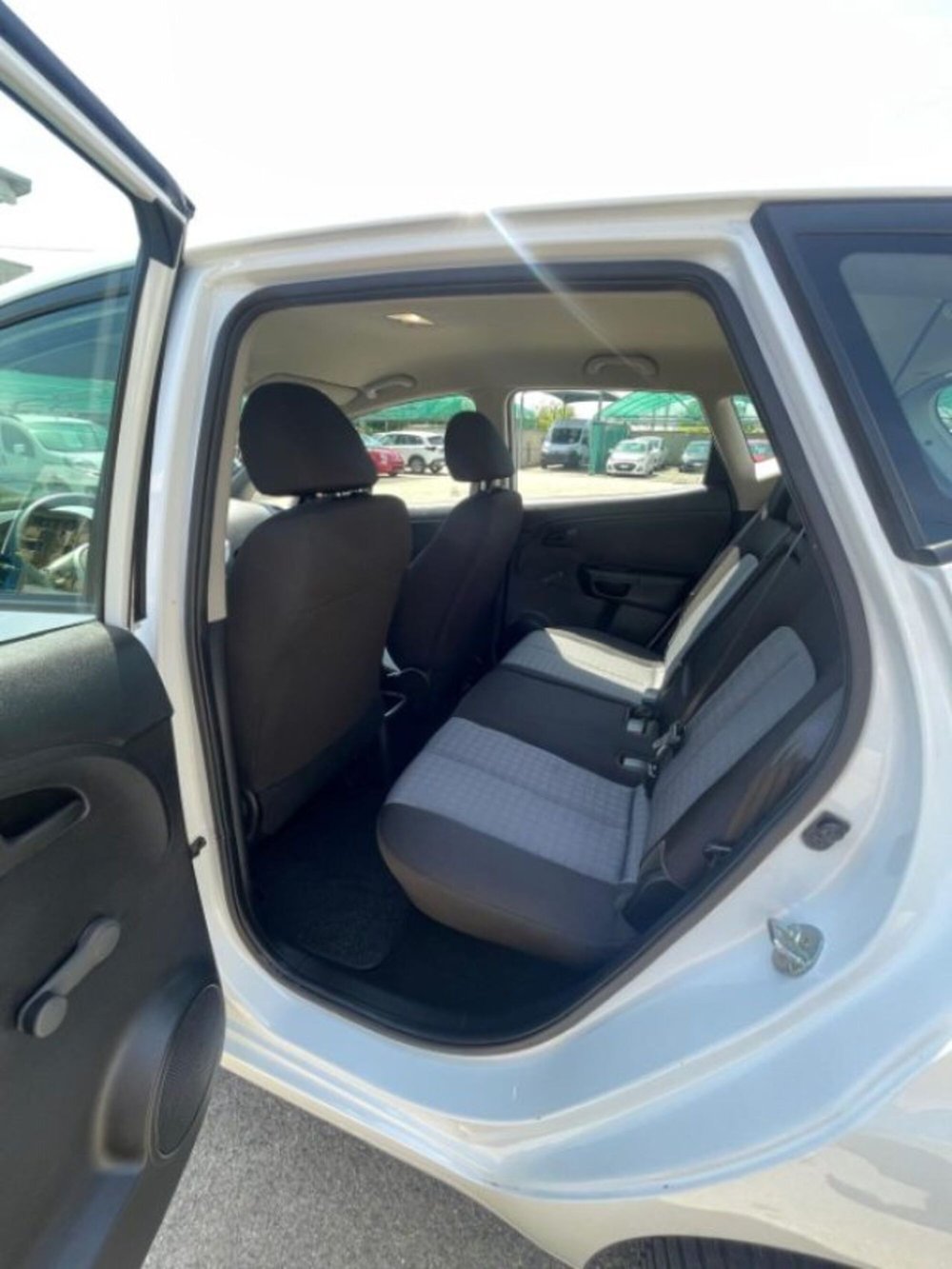 Kia Venga usata a Novara (9)