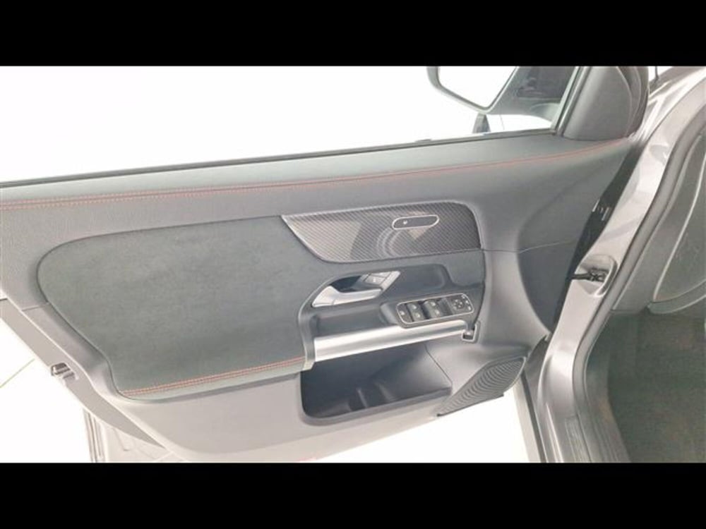 Mercedes-Benz GLA SUV usata a Milano (11)