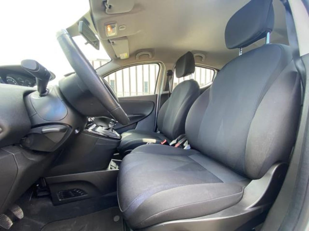 Lancia Ypsilon usata a Firenze (11)