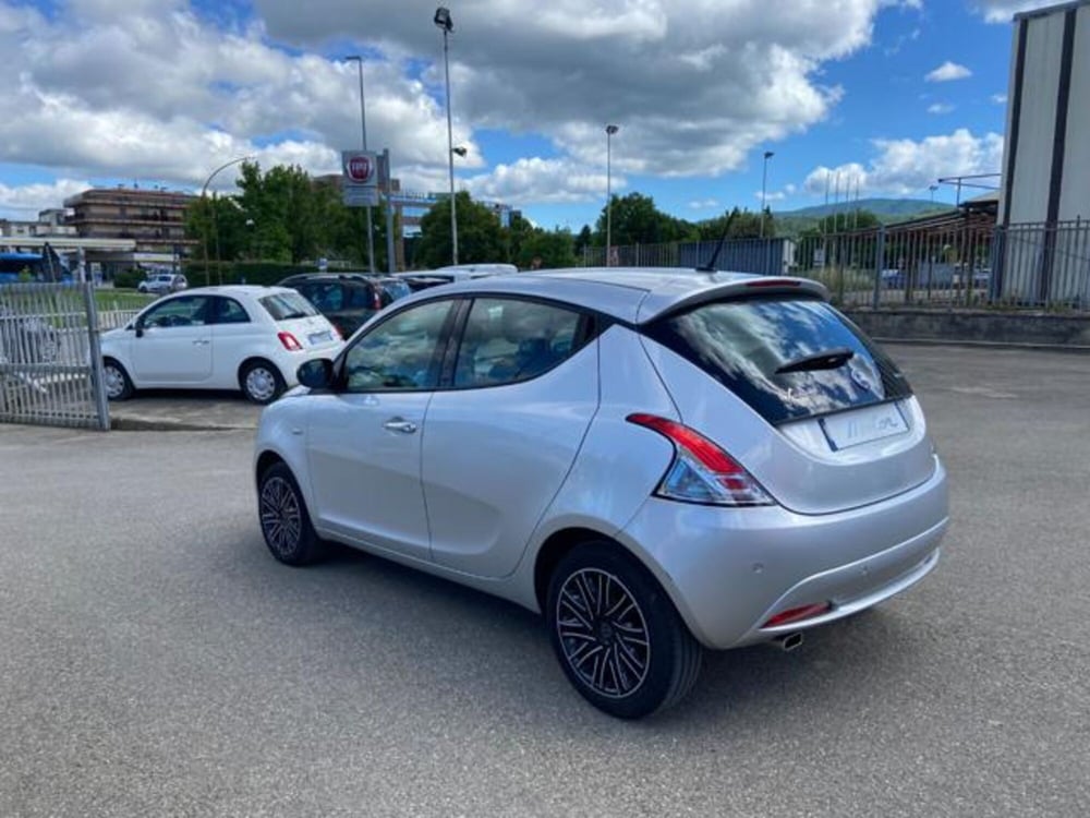 Lancia Ypsilon usata a Firenze (7)