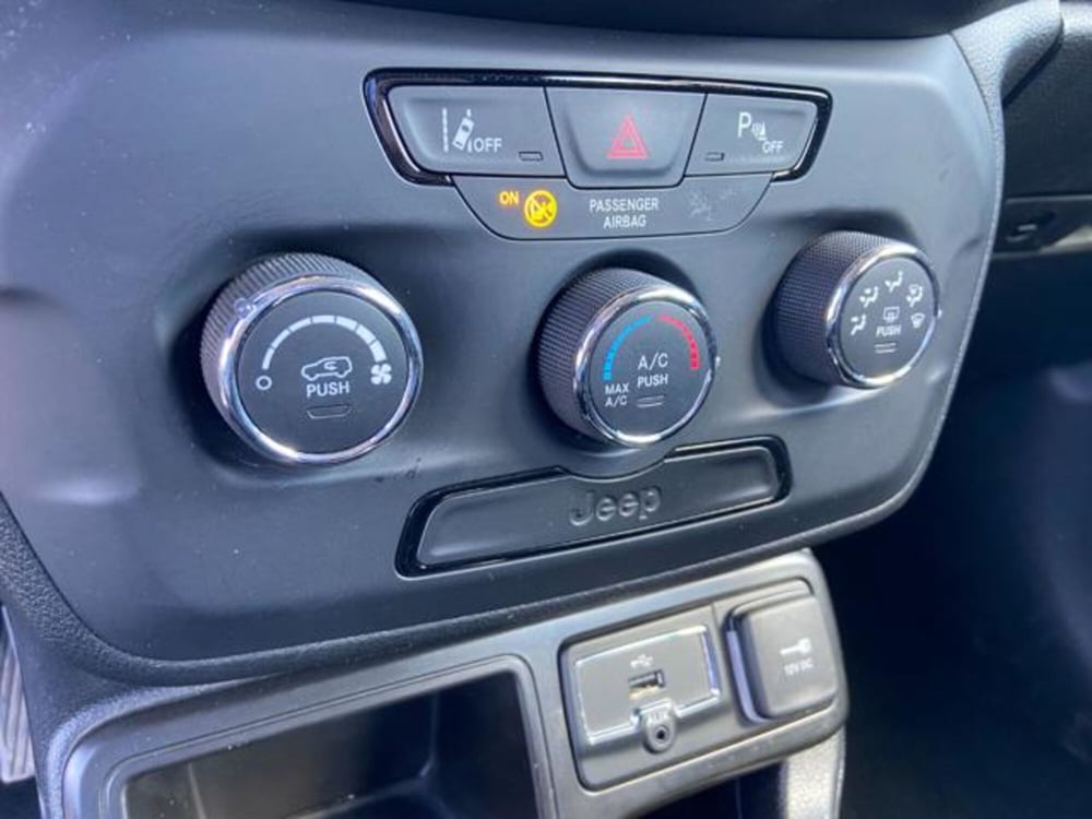 Jeep Renegade usata a Firenze (18)