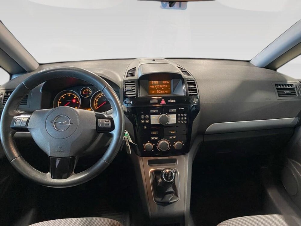 Opel Zafira usata a Torino (5)