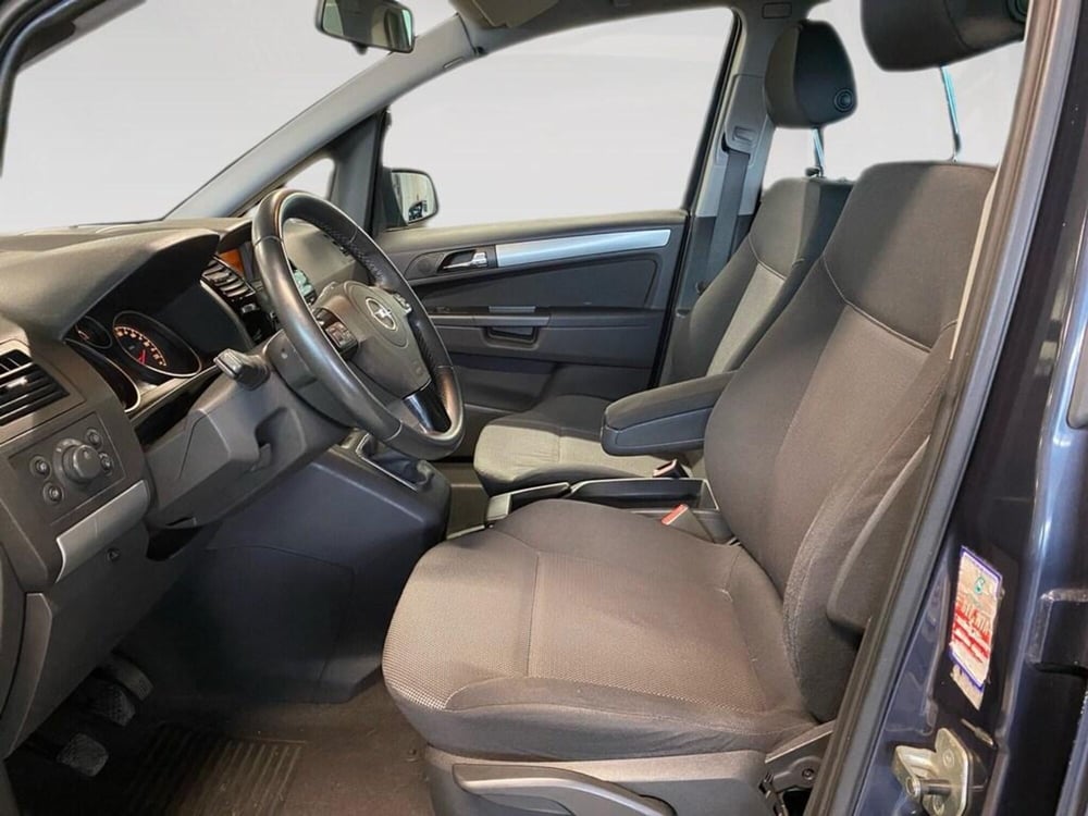 Opel Zafira usata a Torino (6)