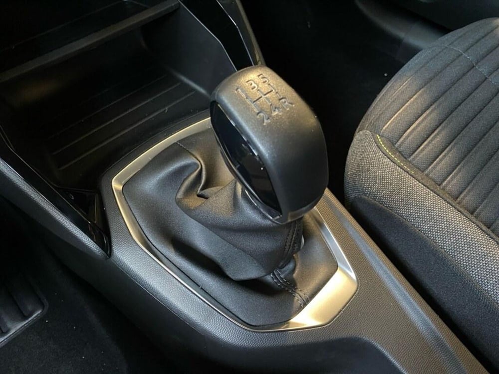 Peugeot 208 nuova a Torino (12)