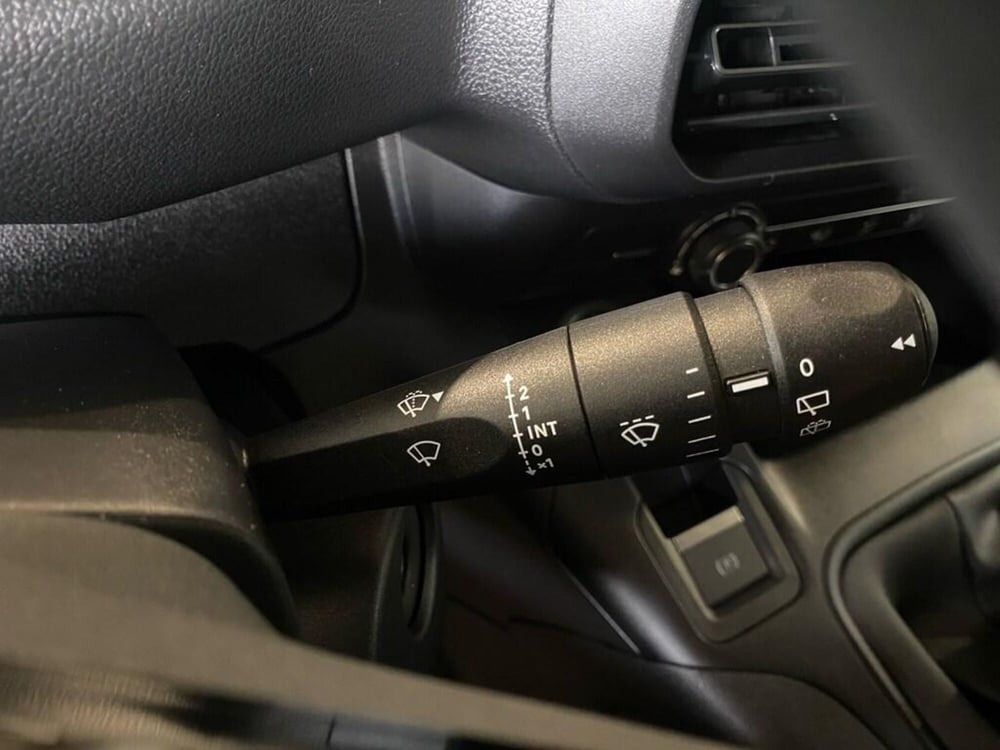 Peugeot Partner Furgone nuova a Torino (14)