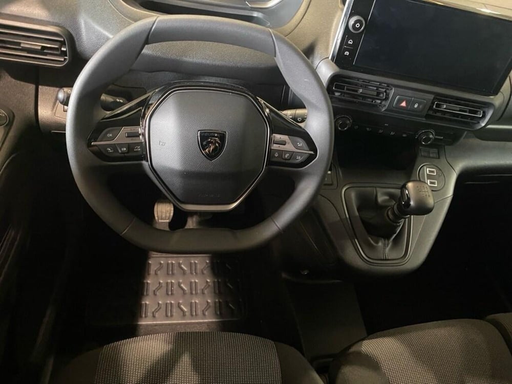 Peugeot Partner Furgone nuova a Torino (4)
