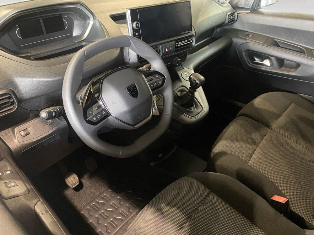 Peugeot Partner Furgone nuova a Torino (7)