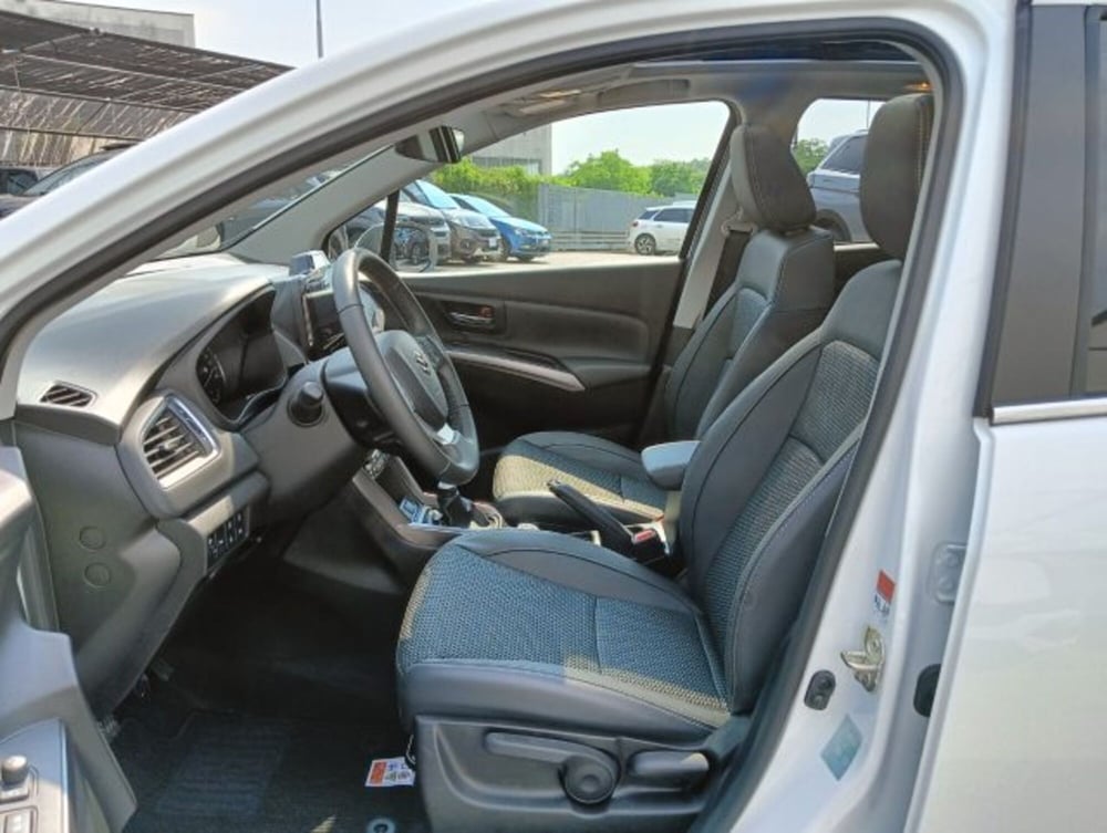 Suzuki S-Cross nuova a Brescia (9)