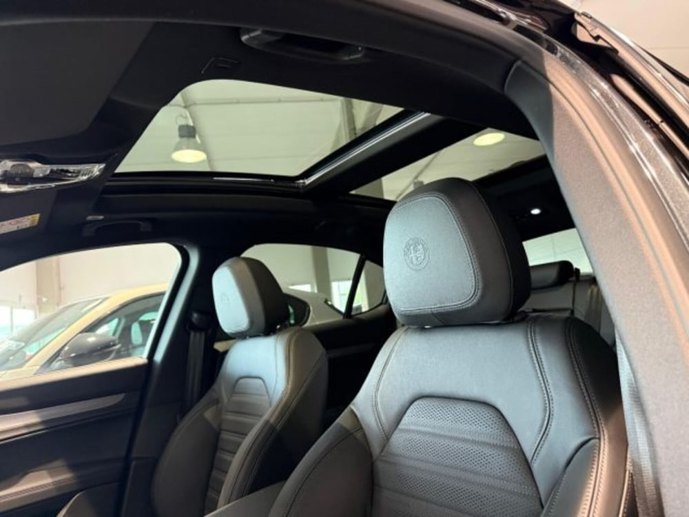 Alfa Romeo Stelvio nuova a Bologna (14)