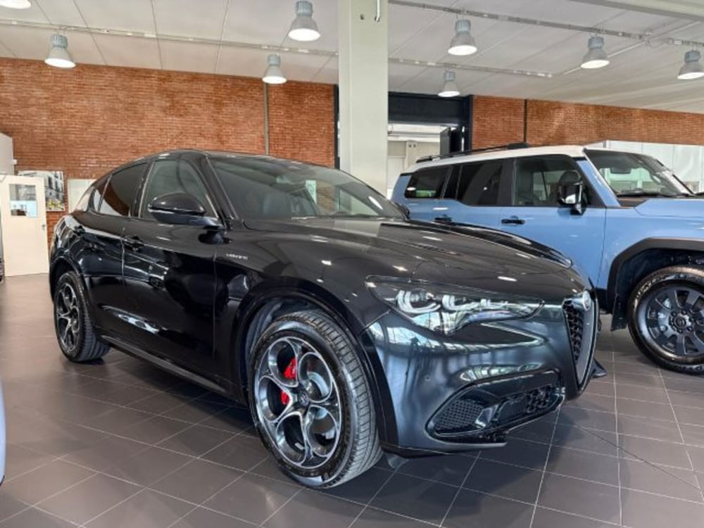 Alfa Romeo Stelvio nuova a Bologna (3)