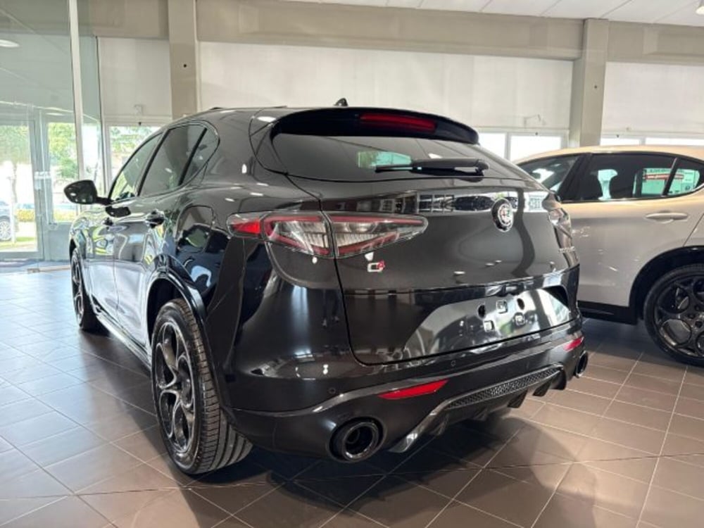 Alfa Romeo Stelvio nuova a Bologna (6)