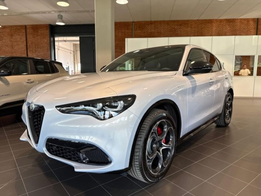 Alfa Romeo Stelvio nuova a Bologna