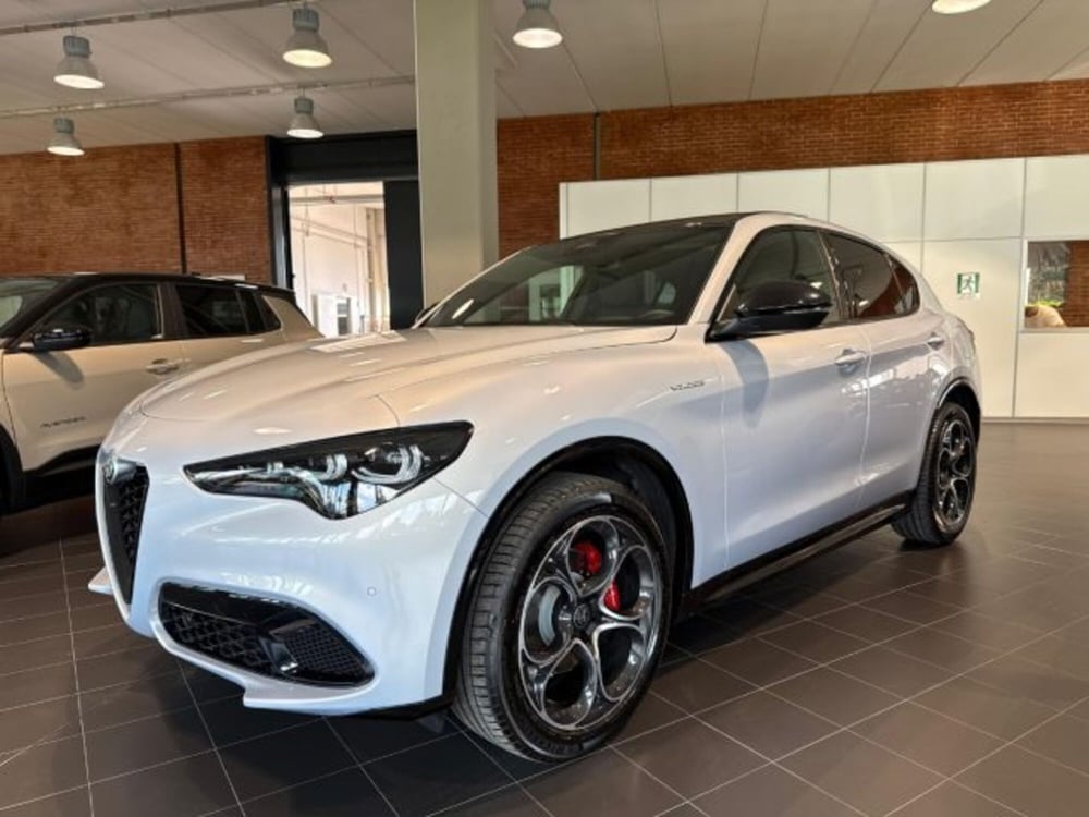 Alfa Romeo Stelvio nuova a Bologna (2)