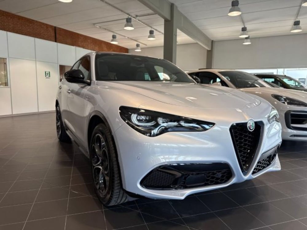 Alfa Romeo Stelvio nuova a Bologna (3)