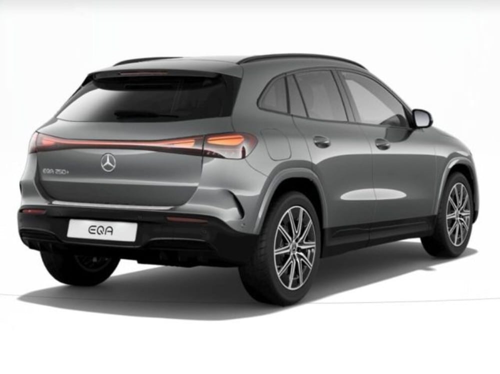 Mercedes-Benz EQA nuova a Verona (2)