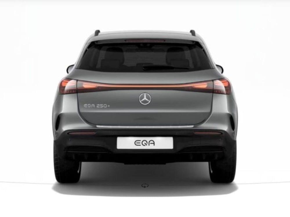 Mercedes-Benz EQA nuova a Verona (4)