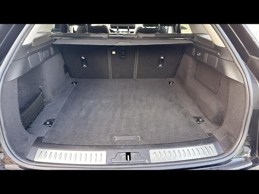 Land Rover Range Rover Velar usata a Varese (12)