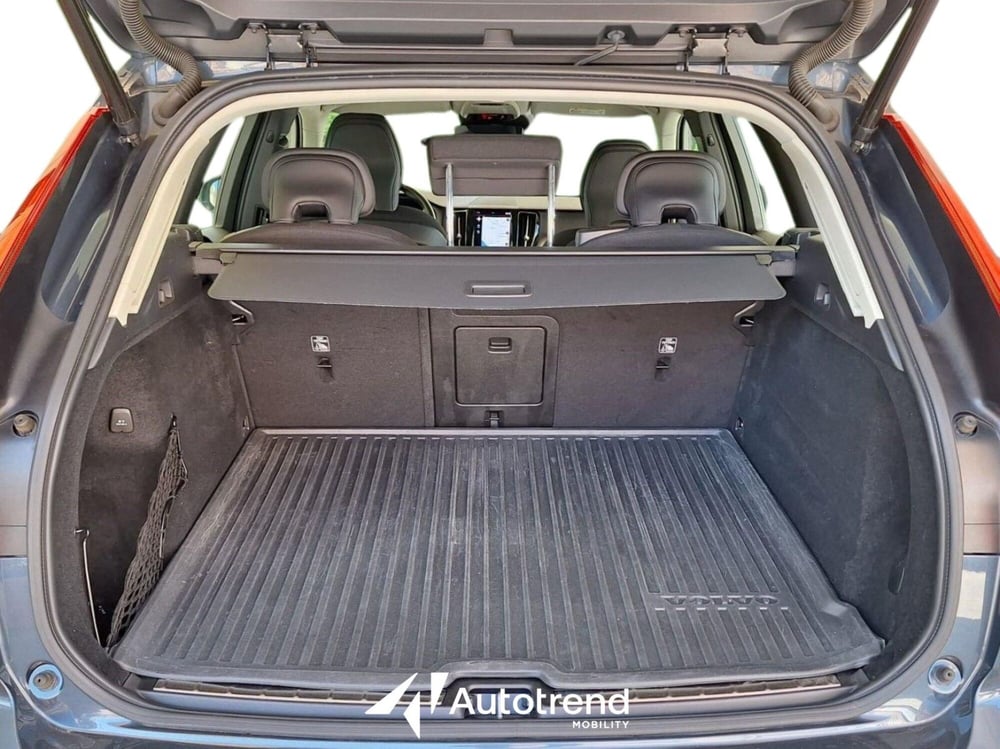 Volvo XC60 usata a Bari (14)