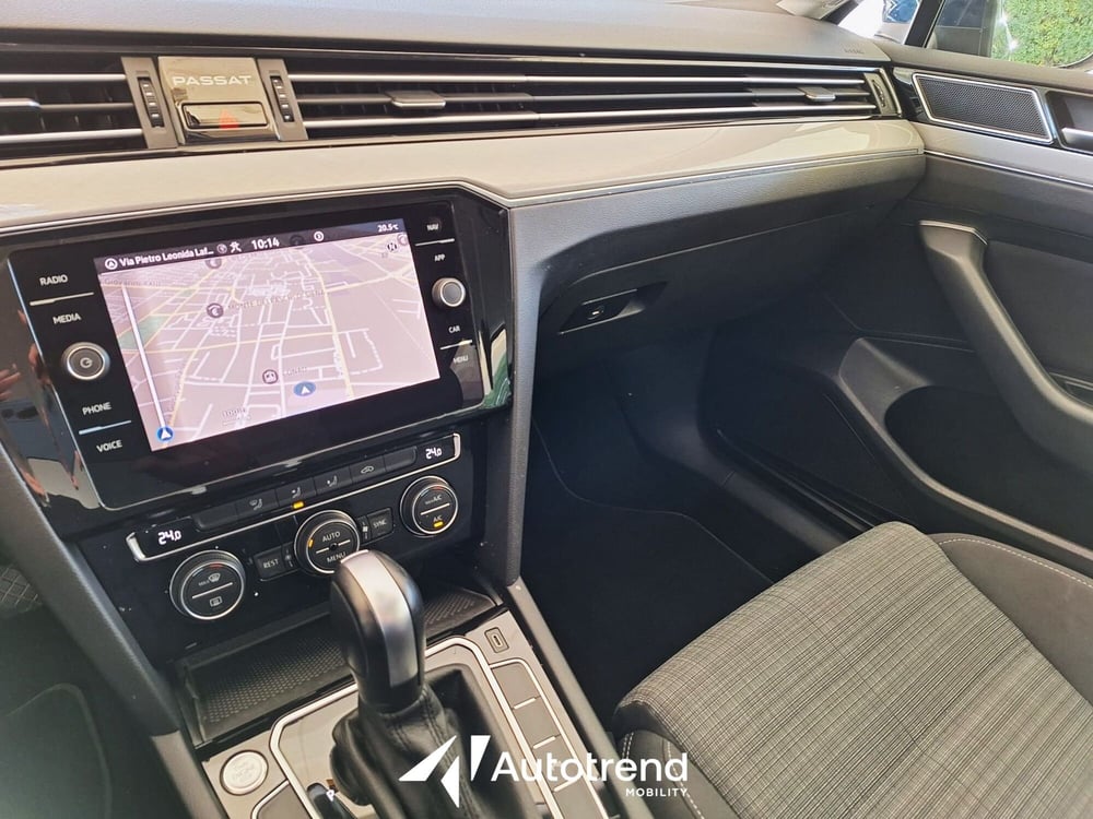Volkswagen Passat Variant usata a Bari (13)