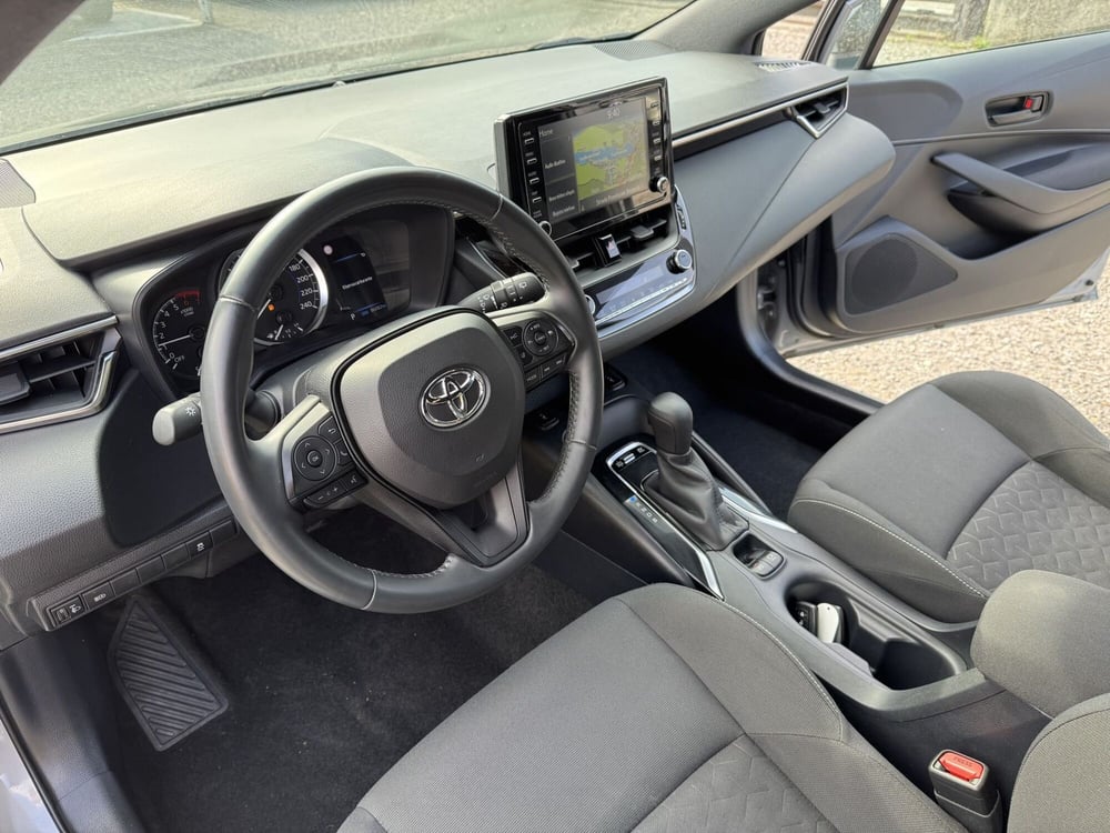 Toyota Corolla Touring Sports usata a Como (11)