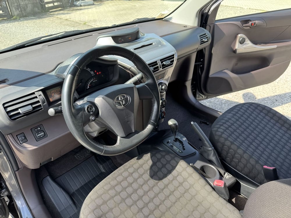 Toyota iQ usata a Como (7)