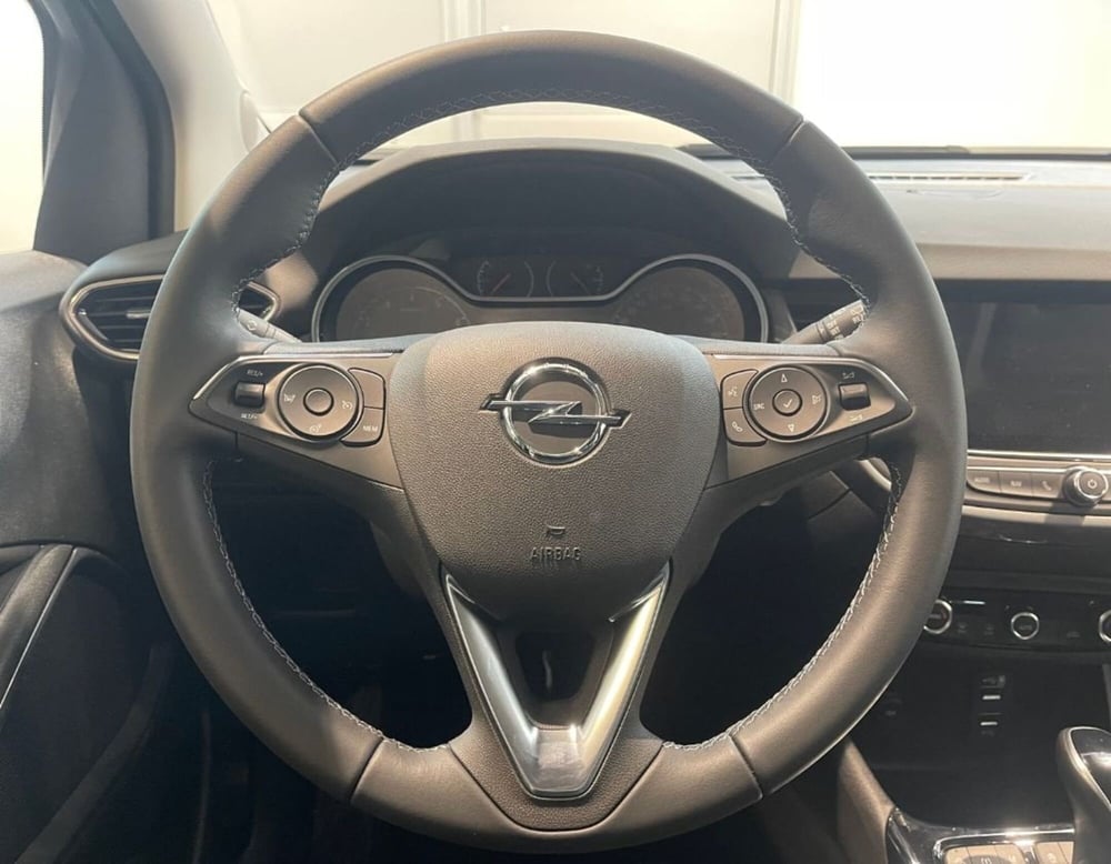 Opel Crossland nuova a Ferrara (8)