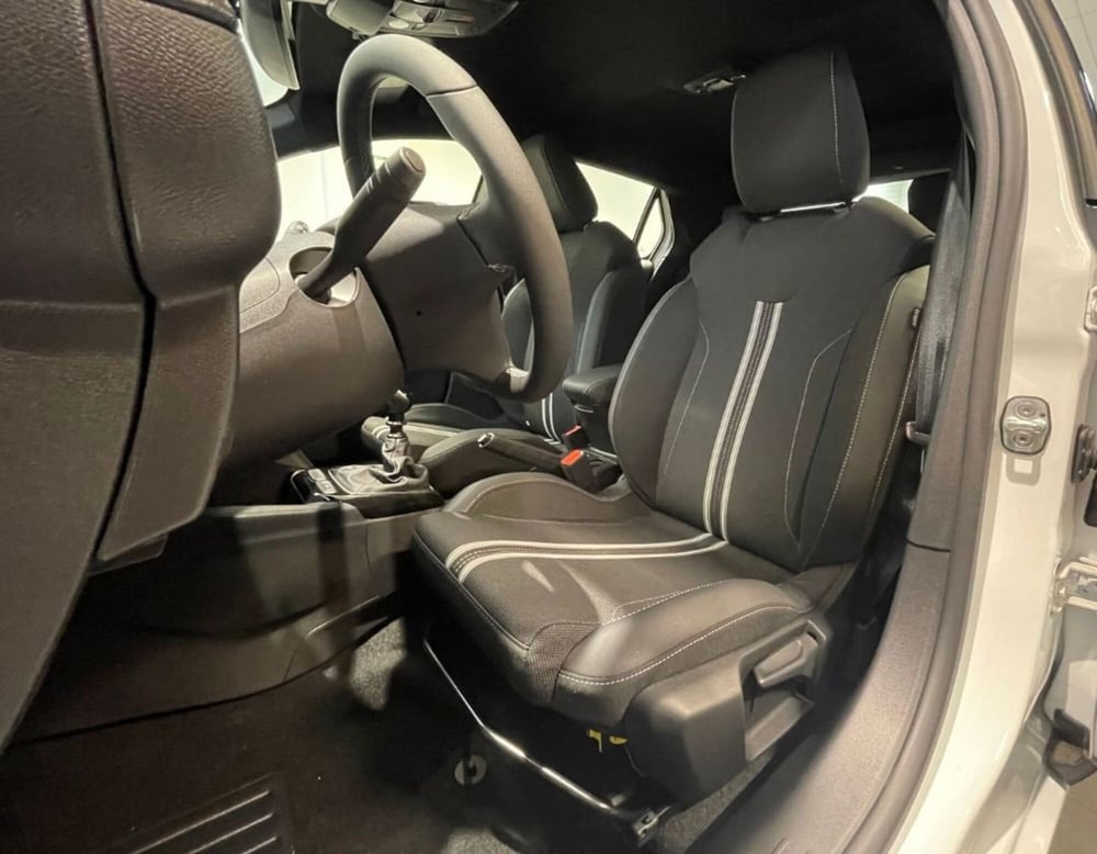 Opel Corsa nuova a Ferrara (12)