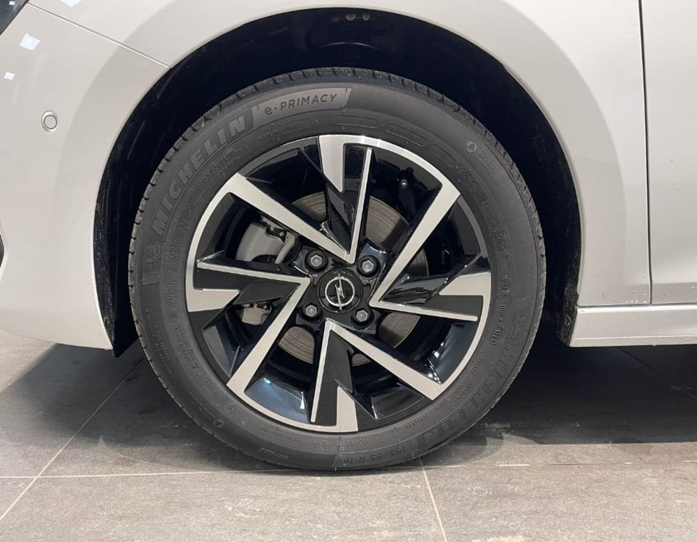 Opel Corsa nuova a Ferrara (14)