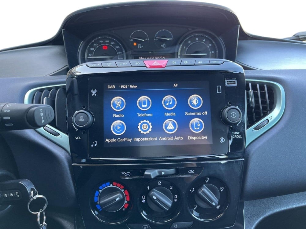 Lancia Ypsilon usata a Torino (14)