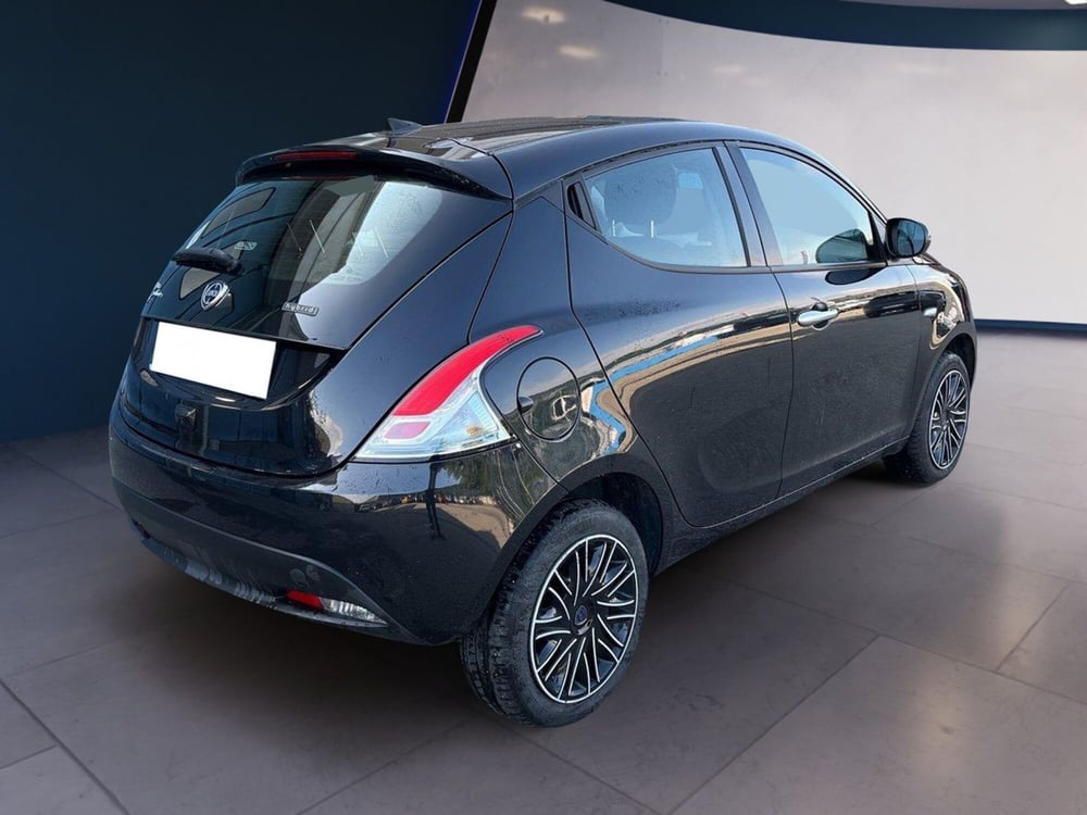 Lancia Ypsilon usata a Torino (4)