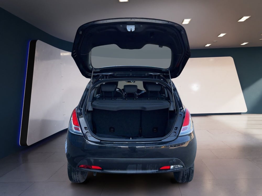 Lancia Ypsilon usata a Torino (7)