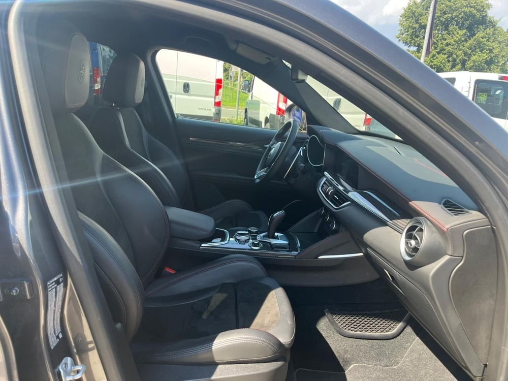 Alfa Romeo Stelvio usata a Milano (13)