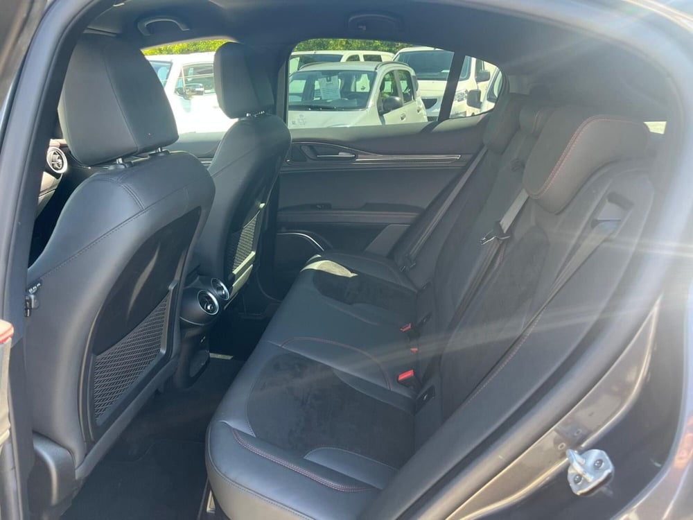 Alfa Romeo Stelvio usata a Milano (14)