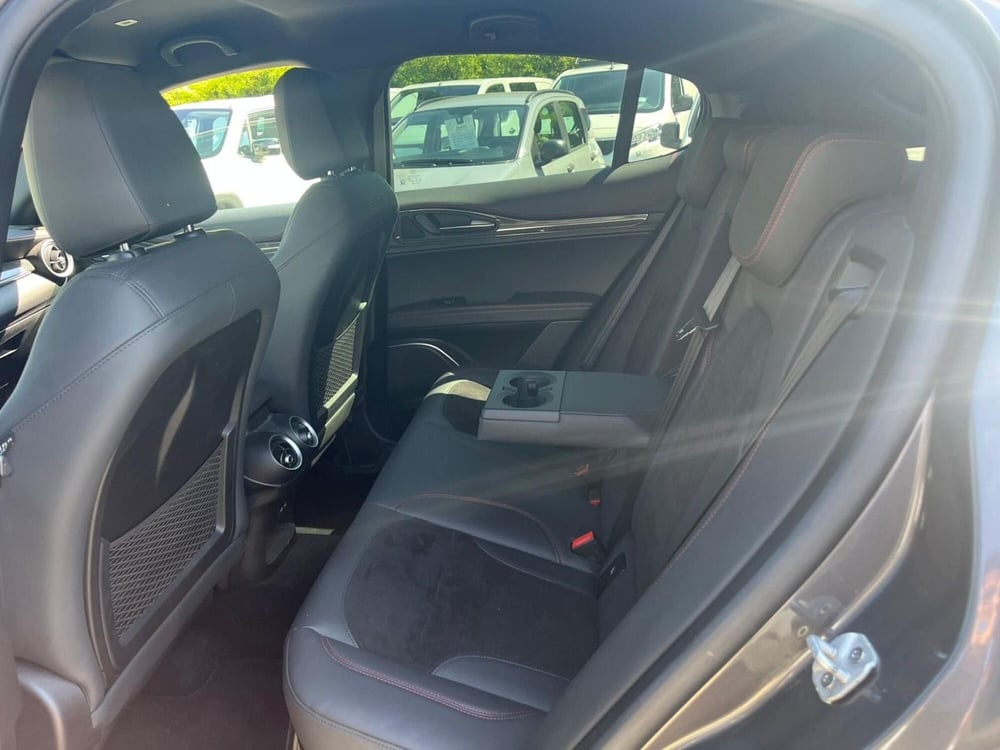 Alfa Romeo Stelvio usata a Milano (15)