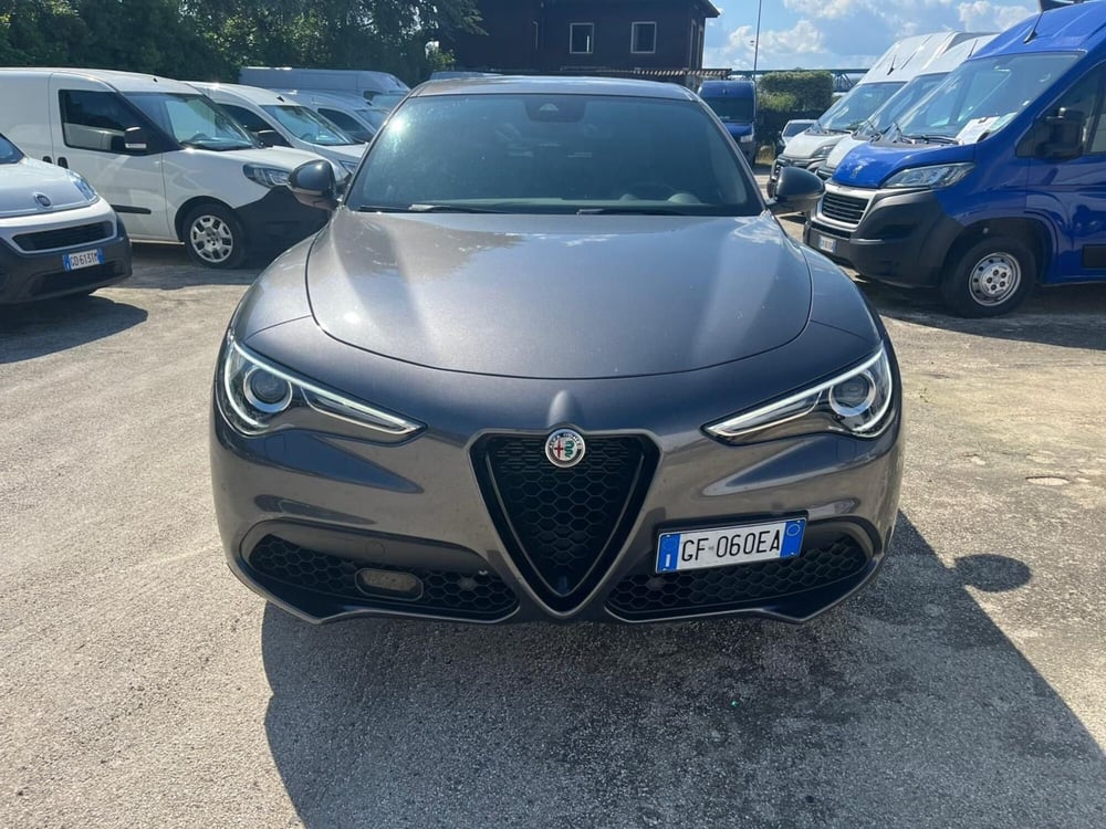 Alfa Romeo Stelvio usata a Milano (2)