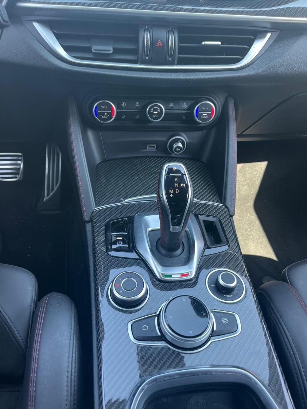 Alfa Romeo Stelvio usata a Milano (20)